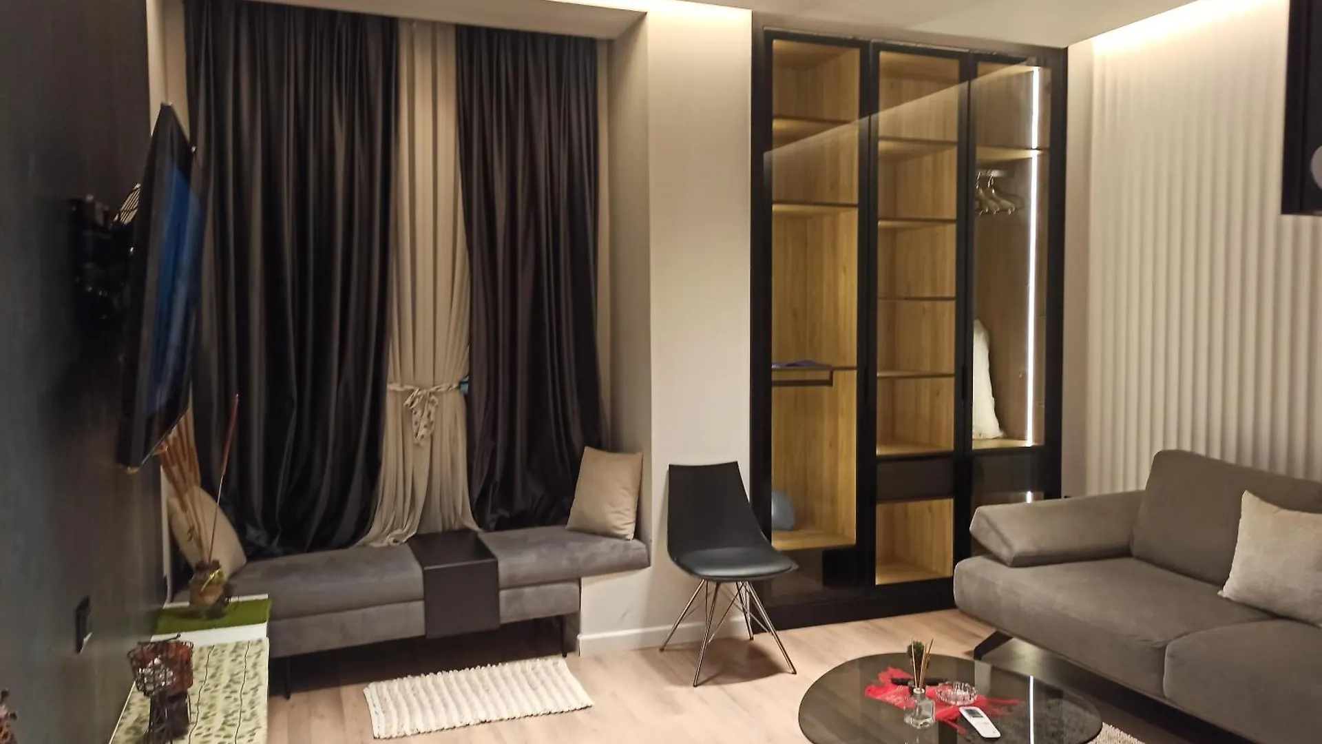Square 21 Studio Apartments Tirana